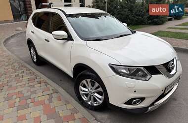 Внедорожник / Кроссовер Nissan X-Trail 2016 в 