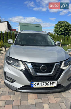 Внедорожник / Кроссовер Nissan X-Trail 2017 в 