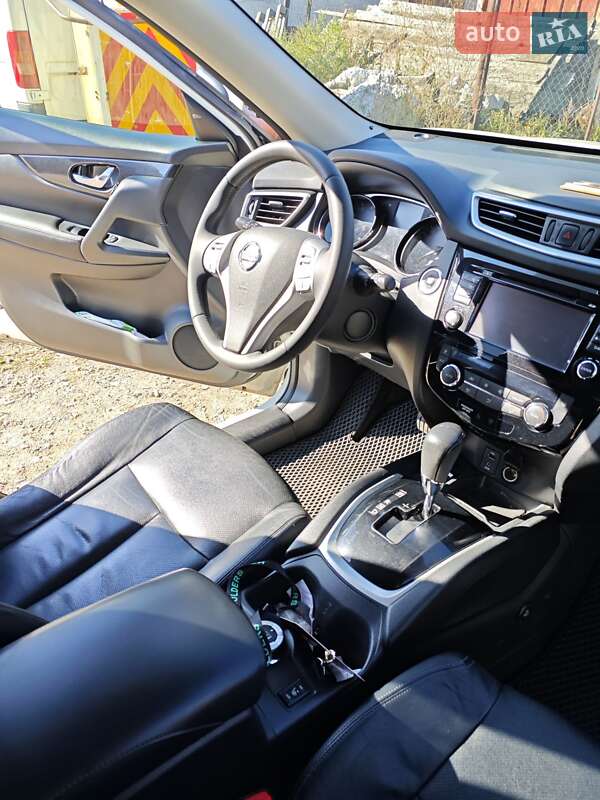 Позашляховик / Кросовер Nissan X-Trail 2017 в Києві