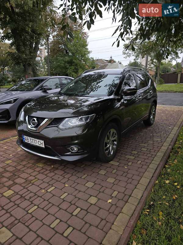 Внедорожник / Кроссовер Nissan X-Trail 2016 в Виннице