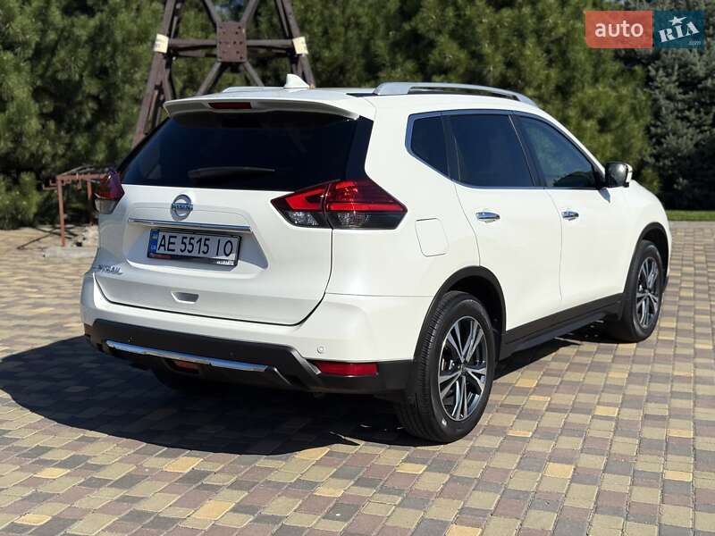 Позашляховик / Кросовер Nissan X-Trail 2017 в Дніпрі