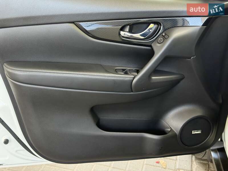 Позашляховик / Кросовер Nissan X-Trail 2017 в Дніпрі