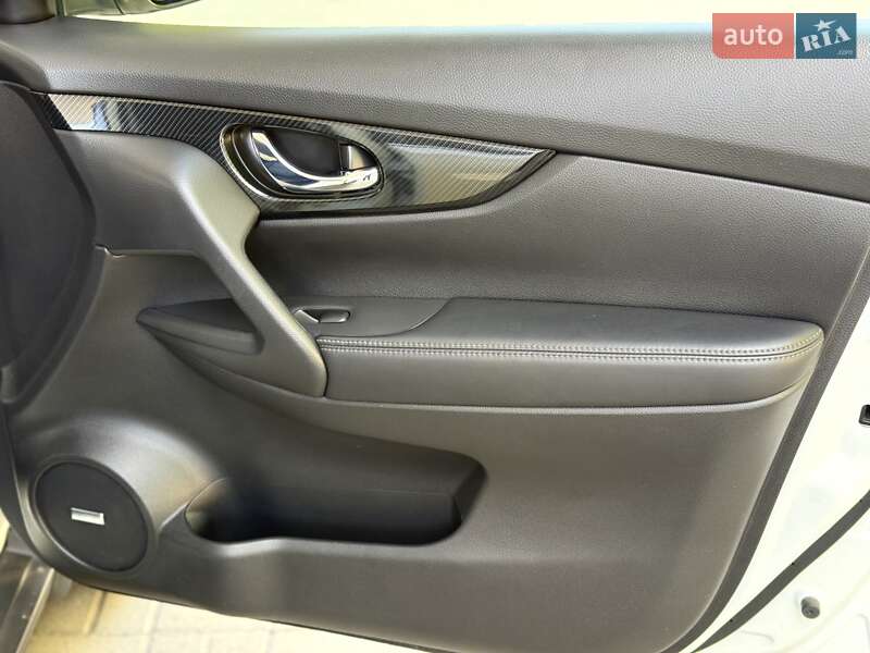 Позашляховик / Кросовер Nissan X-Trail 2017 в Дніпрі