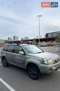 Позашляховик / Кросовер Nissan X-Trail 2004 в Києві