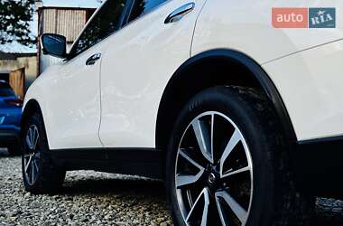 Внедорожник / Кроссовер Nissan X-Trail 2016 в 