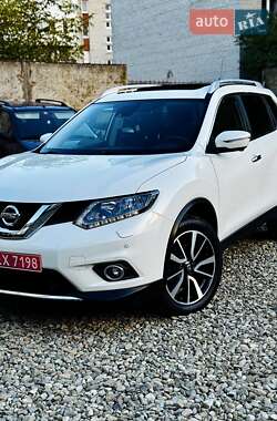 Внедорожник / Кроссовер Nissan X-Trail 2016 в 