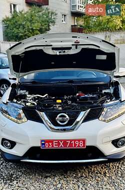 Внедорожник / Кроссовер Nissan X-Trail 2016 в 