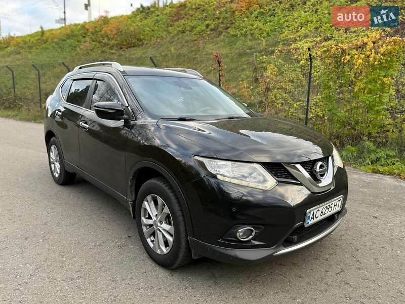 Внедорожник / Кроссовер Nissan X-Trail 2014 в 