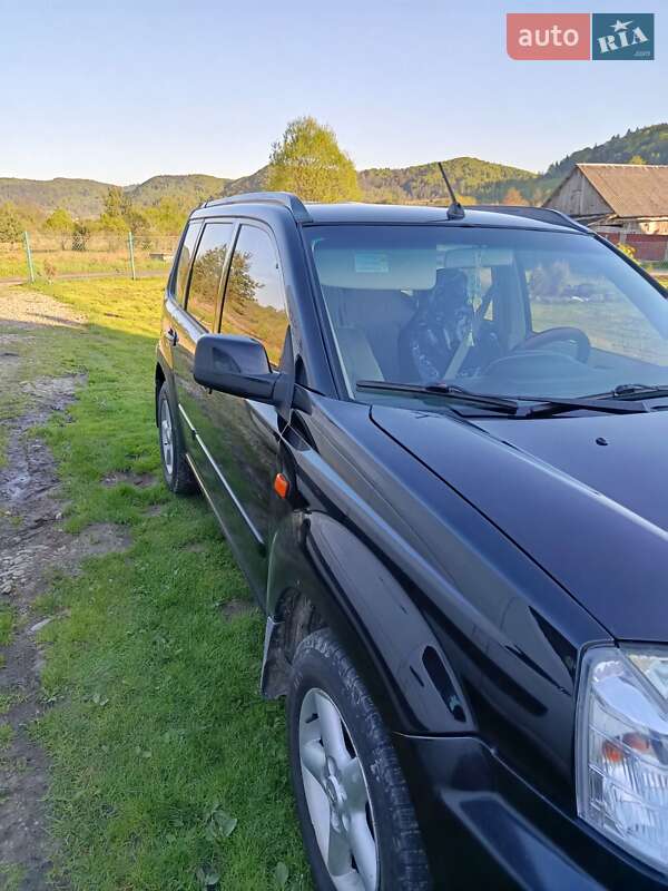 Внедорожник / Кроссовер Nissan X-Trail 2003 в 