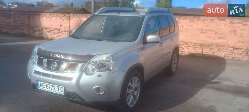 Позашляховик / Кросовер Nissan X-Trail 2012 в  фото Позашляховик / Кросовер Nissan X-Trail 2012 в