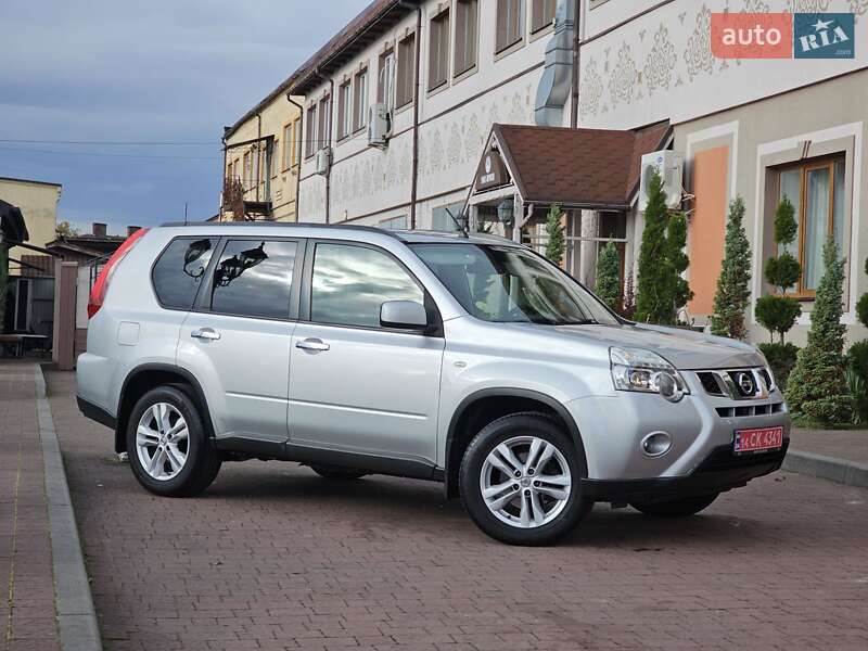 Внедорожник / Кроссовер Nissan X-Trail 2012 в Стрые