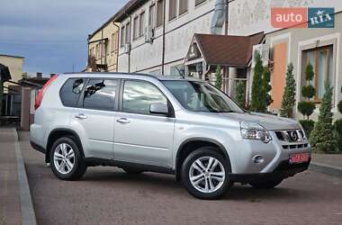 Внедорожник / Кроссовер Nissan X-Trail 2012 в 