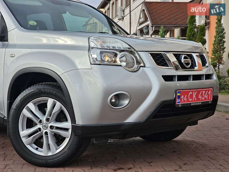 Внедорожник / Кроссовер Nissan X-Trail 2012 в Стрые