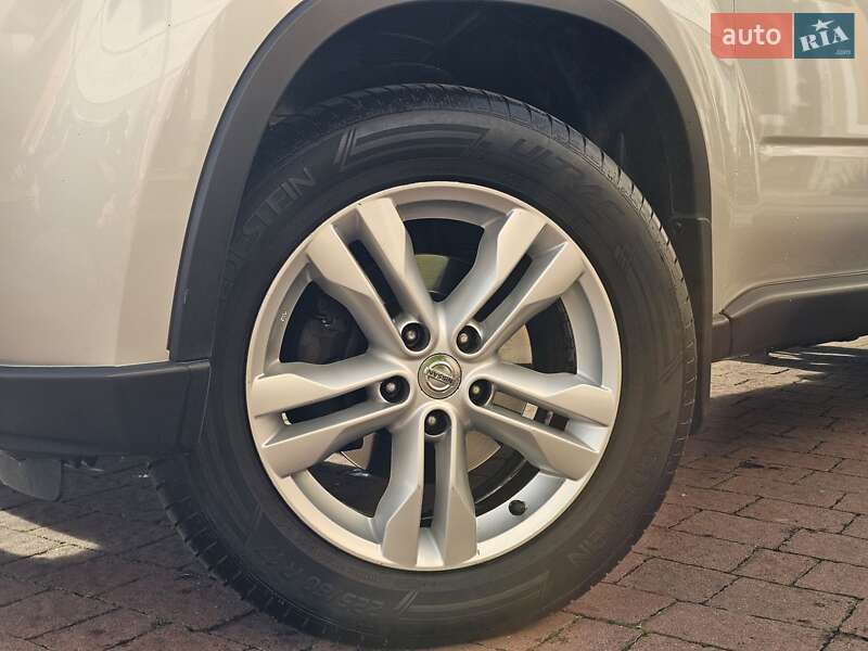 Внедорожник / Кроссовер Nissan X-Trail 2012 в Стрые