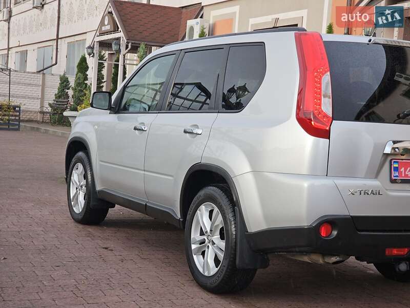 Внедорожник / Кроссовер Nissan X-Trail 2012 в Стрые