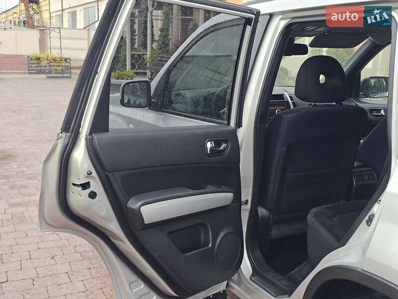 Внедорожник / Кроссовер Nissan X-Trail 2012 в Стрые