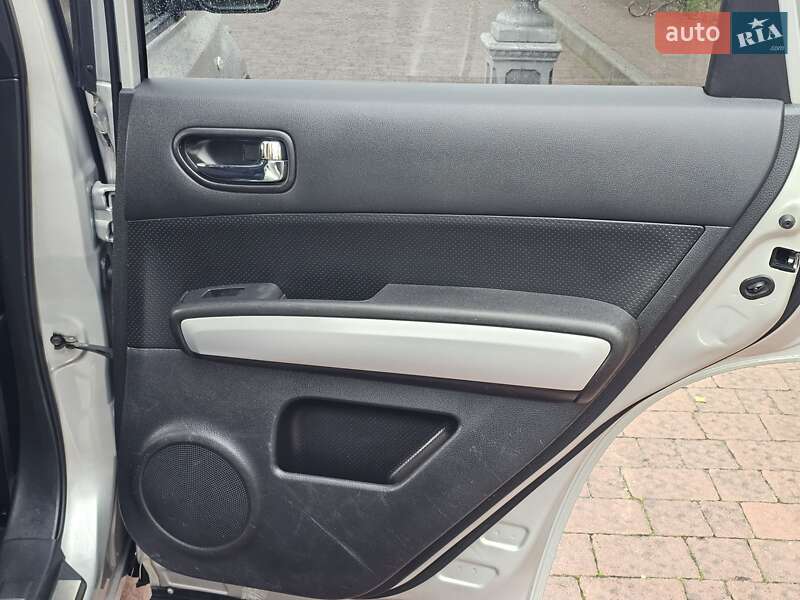 Внедорожник / Кроссовер Nissan X-Trail 2012 в Стрые