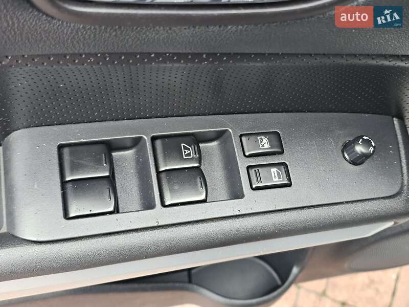 Внедорожник / Кроссовер Nissan X-Trail 2012 в Стрые
