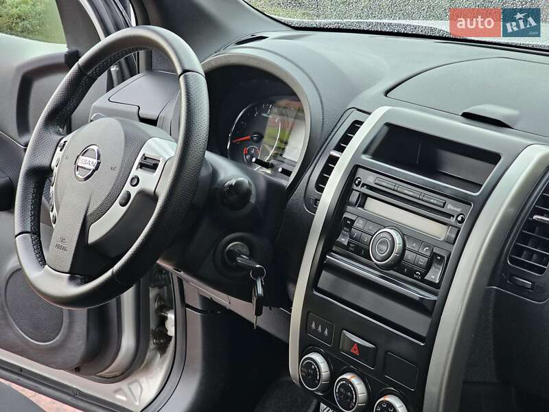 Внедорожник / Кроссовер Nissan X-Trail 2012 в Стрые