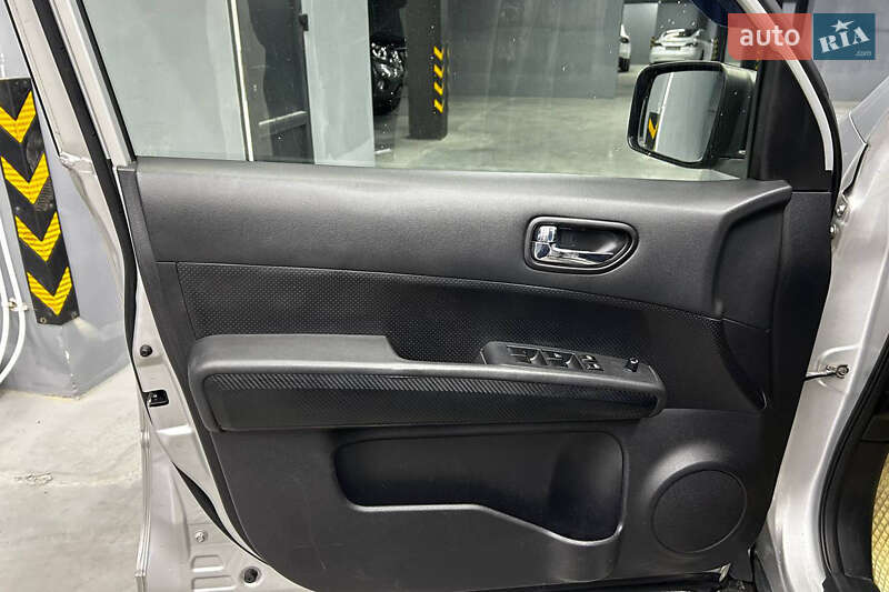 Внедорожник / Кроссовер Nissan X-Trail 2011 в Черновцах