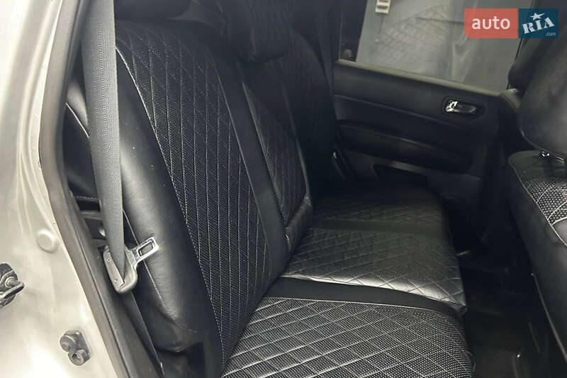 Внедорожник / Кроссовер Nissan X-Trail 2011 в Черновцах