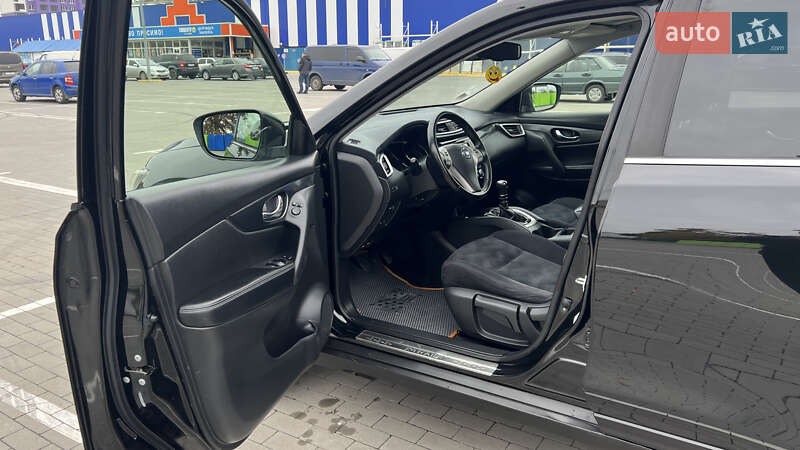 Позашляховик / Кросовер Nissan X-Trail 2016 в Умані фото 24 Позашляховик / Кросовер Nissan X-Trail 2016 в Умані