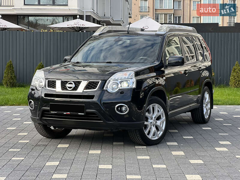 Внедорожник / Кроссовер Nissan X-Trail 2012 в 