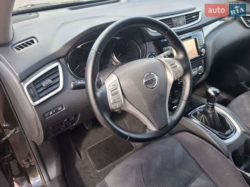 Позашляховик / Кросовер Nissan X-Trail 2016 в Луцьку