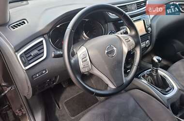 Внедорожник / Кроссовер Nissan X-Trail 2016 в 