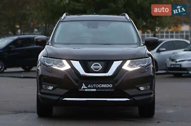 Внедорожник / Кроссовер Nissan X-Trail 2018 в 