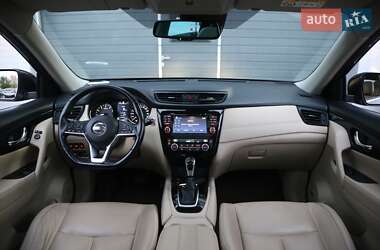 Внедорожник / Кроссовер Nissan X-Trail 2018 в 