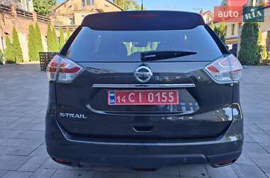 Внедорожник / Кроссовер Nissan X-Trail 2016 в 