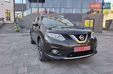 Внедорожник / Кроссовер Nissan X-Trail 2016 в 