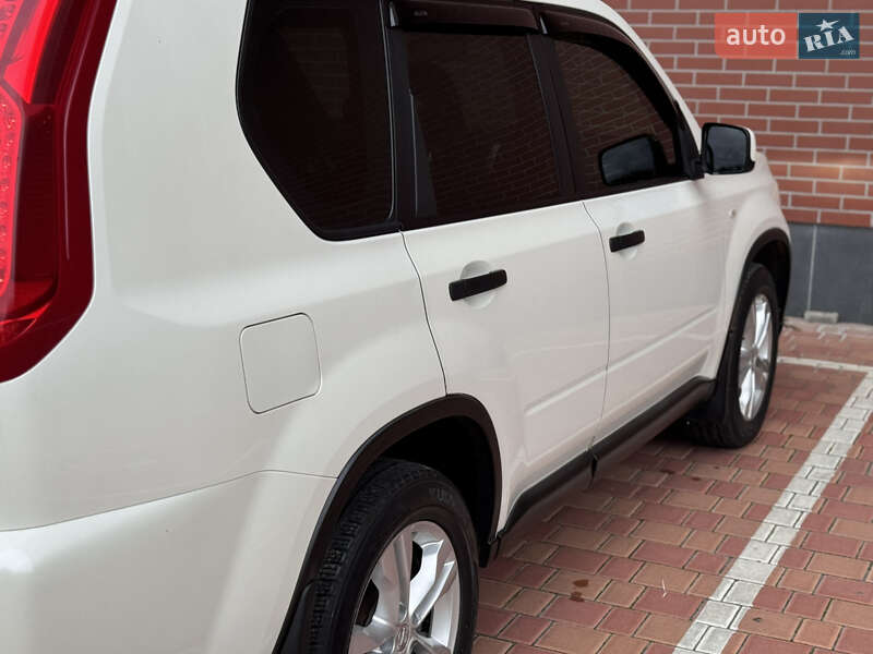 Позашляховик / Кросовер Nissan X-Trail 2011 в Одесі