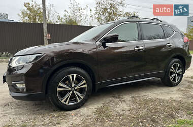 Внедорожник / Кроссовер Nissan X-Trail 2017 в 