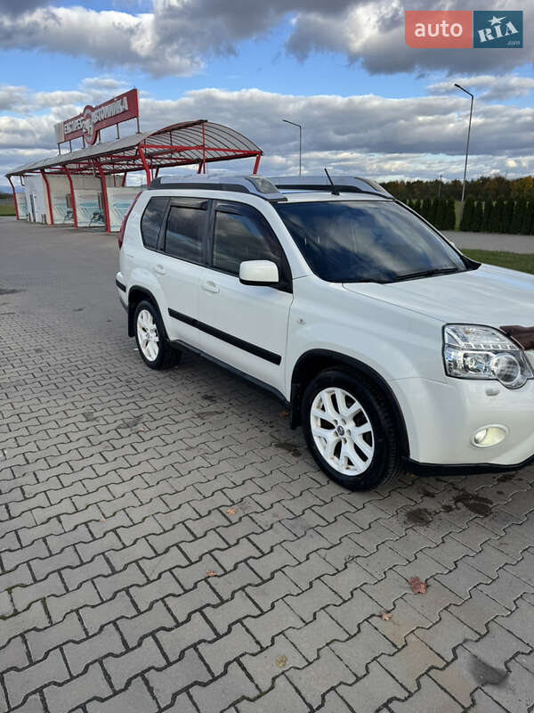 Позашляховик / Кросовер Nissan X-Trail 2013 в Тячеві