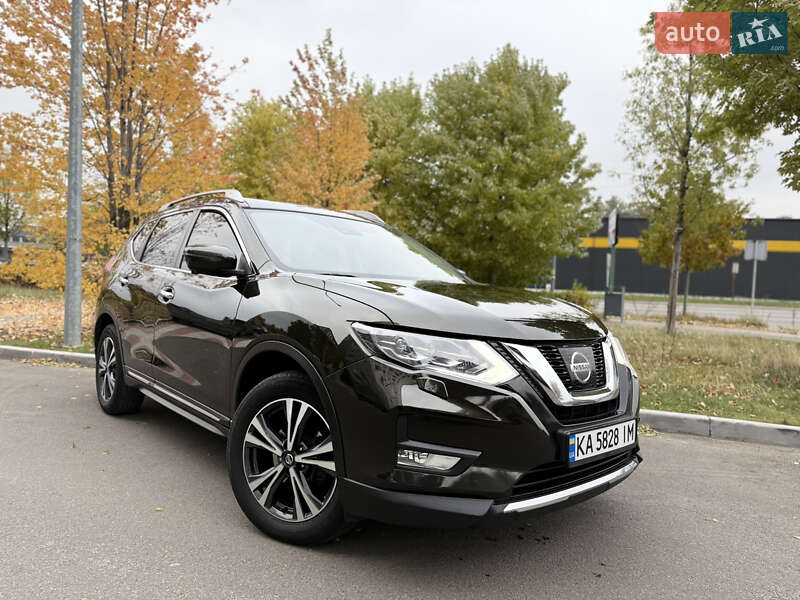 Позашляховик / Кросовер Nissan X-Trail 2017 в Вишневому фото Позашляховик / Кросовер Nissan X-Trail 2017 в Вишневому