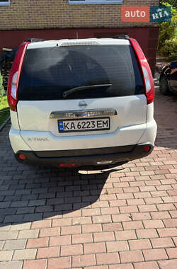Внедорожник / Кроссовер Nissan X-Trail 2011 в 