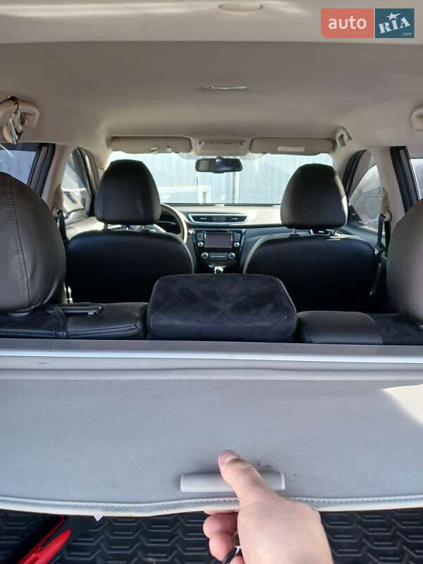 Позашляховик / Кросовер Nissan X-Trail 2014 в Дніпрі фото 11 Позашляховик / Кросовер Nissan X-Trail 2014 в Дніпрі