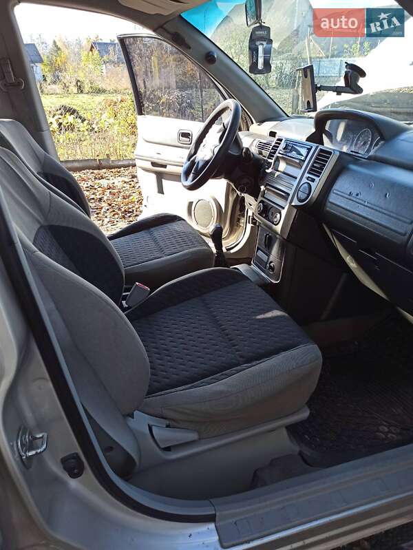 Позашляховик / Кросовер Nissan X-Trail 2006 в Ізяславі