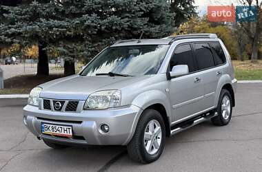 Внедорожник / Кроссовер Nissan X-Trail 2003 в  фото 4 Внедорожник / Кроссовер Nissan X-Trail 2003 в