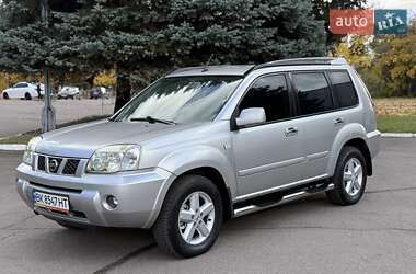 Внедорожник / Кроссовер Nissan X-Trail 2003 в  фото 6 Внедорожник / Кроссовер Nissan X-Trail 2003 в
