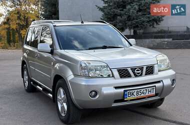 Внедорожник / Кроссовер Nissan X-Trail 2003 в  фото 13 Внедорожник / Кроссовер Nissan X-Trail 2003 в