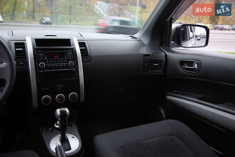 Позашляховик / Кросовер Nissan X-Trail 2012 в Харкові
