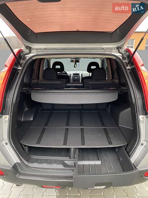 Внедорожник / Кроссовер Nissan X-Trail 2008 в Нововолынске