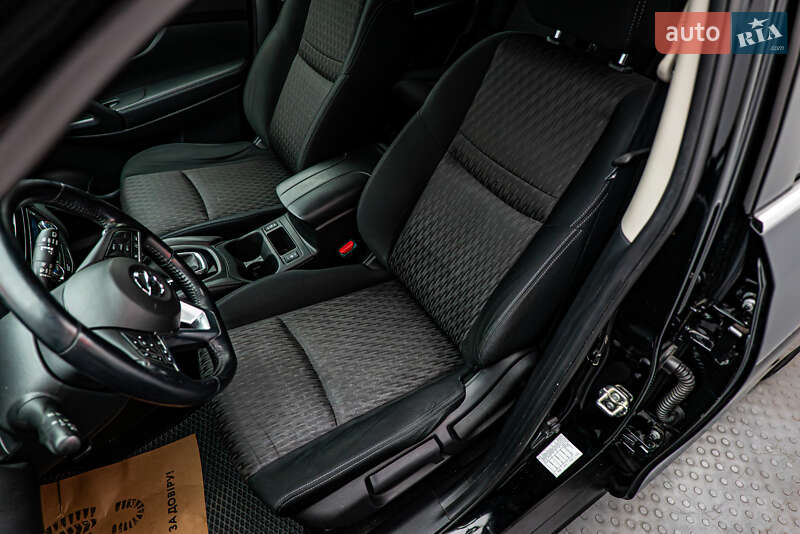 Позашляховик / Кросовер Nissan X-Trail 2018 в Києві фото 10 Позашляховик / Кросовер Nissan X-Trail 2018 в Києві