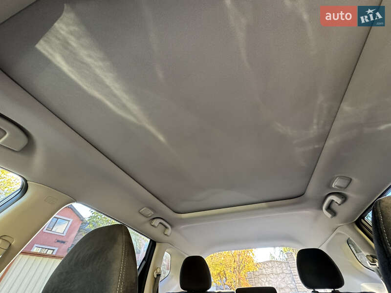 Внедорожник / Кроссовер Nissan X-Trail 2015 в Львове фото 30 Внедорожник / Кроссовер Nissan X-Trail 2015 в Львове