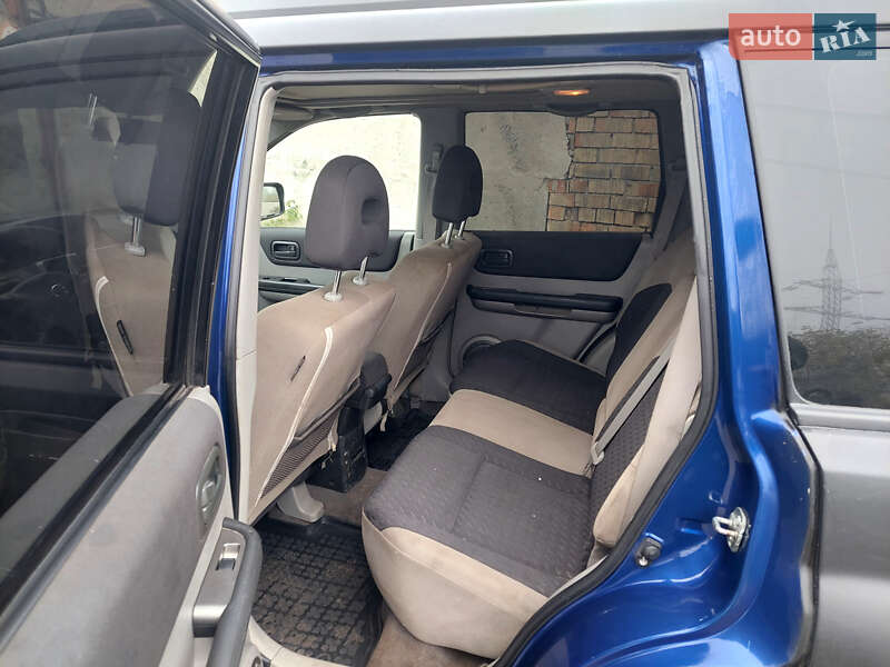 Позашляховик / Кросовер Nissan X-Trail 2004 в Києві