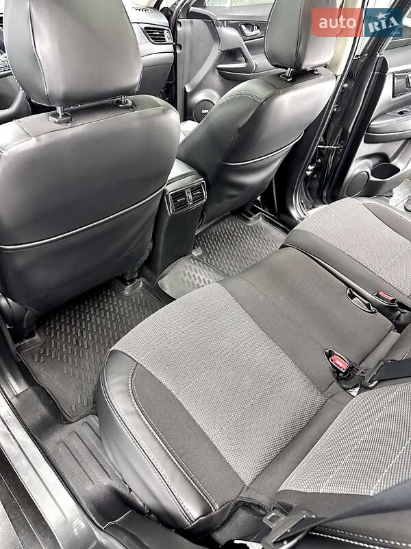 Внедорожник / Кроссовер Nissan X-Trail 2017 в Тернополе