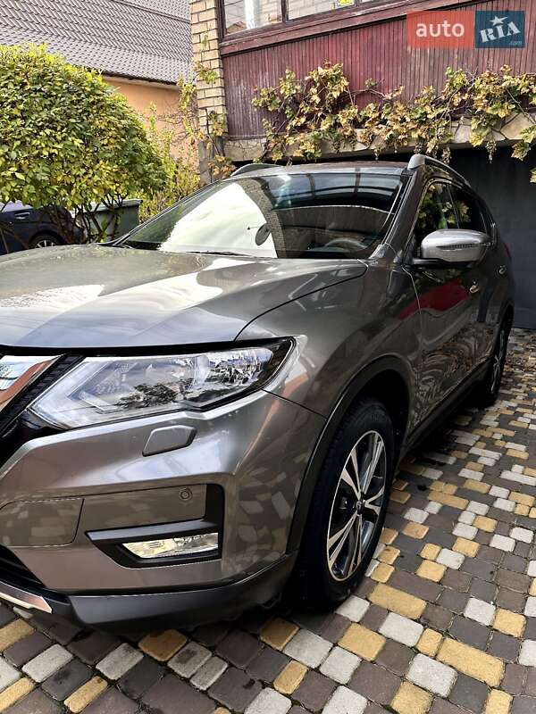 Внедорожник / Кроссовер Nissan X-Trail 2017 в Тернополе